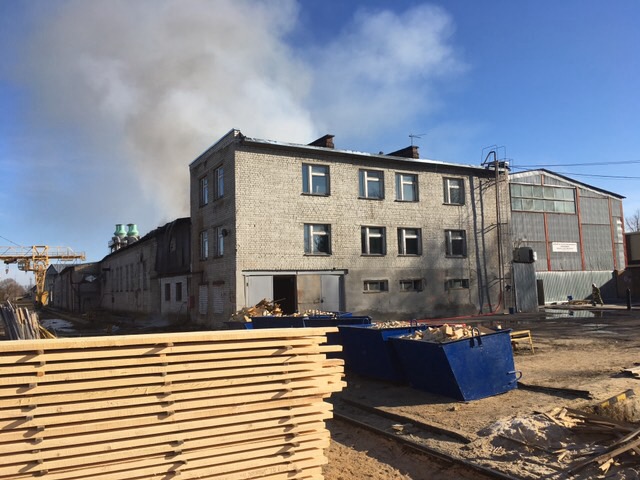 В Нижнем Новгороде гасят сильный пожар — Третий уровень трудности В Нижнем Новгороде гасят сильный пожар — Третий уровень трудности