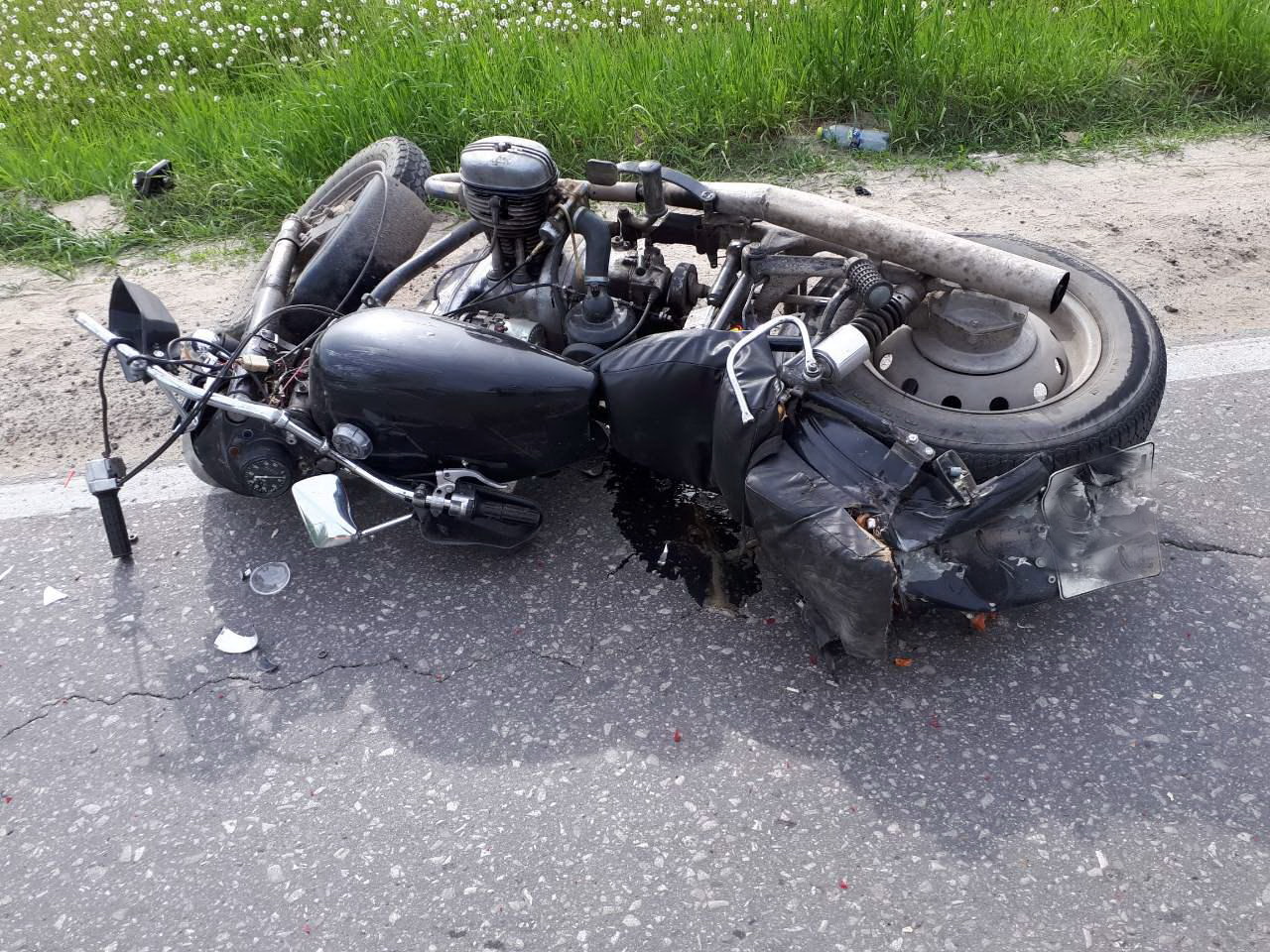 Неопытный мотоциклист вылетел в кювет в Воскресенском районе