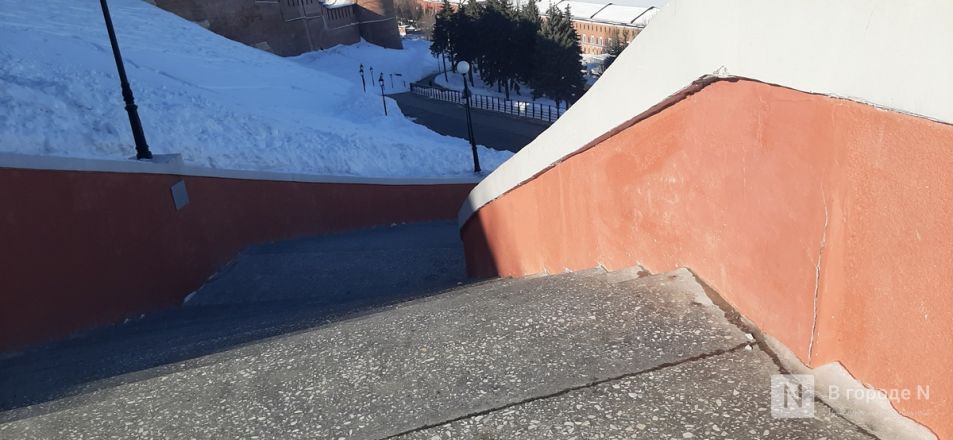 Трещины снова покрыли Чкаловскую лестницу в Нижнем Новгороде - фото 12