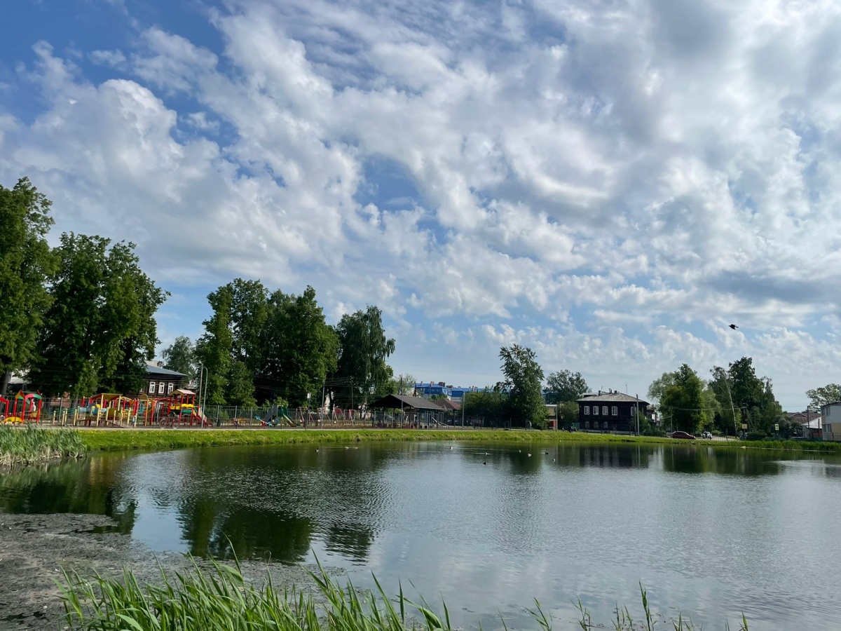 Плавающий фонтан появится на парковом озеро на улице Фрунзе в Богородске  - фото 1