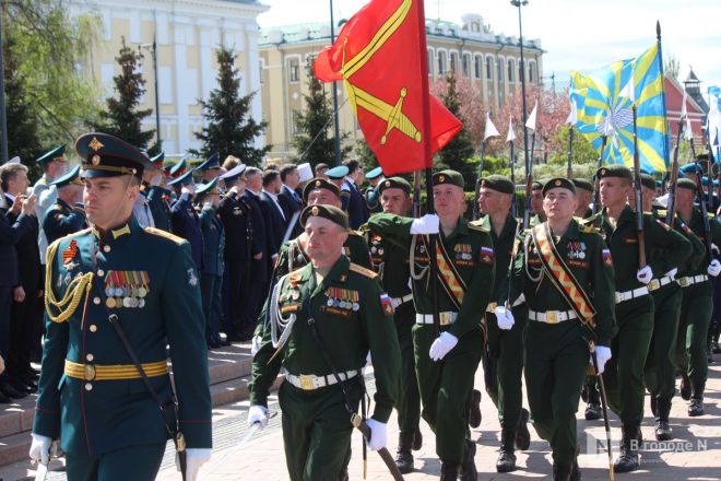 Без парада и салюта: как прошел День Победы в Нижнем Новгороде — фоторепортаж - фото 163