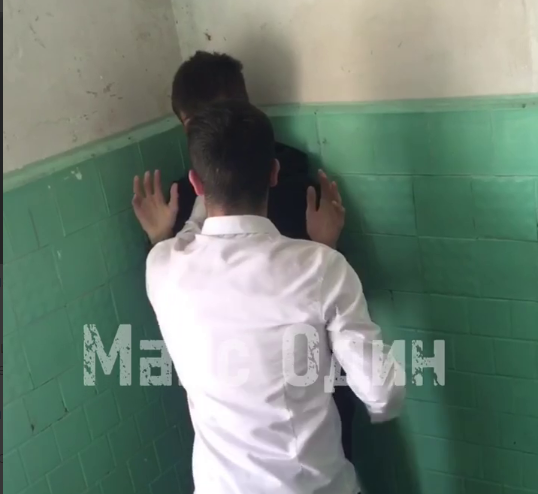 Конфликт между двумя школьниками обернулся жестокой дракой в Нижнем Новгороде - фото 1