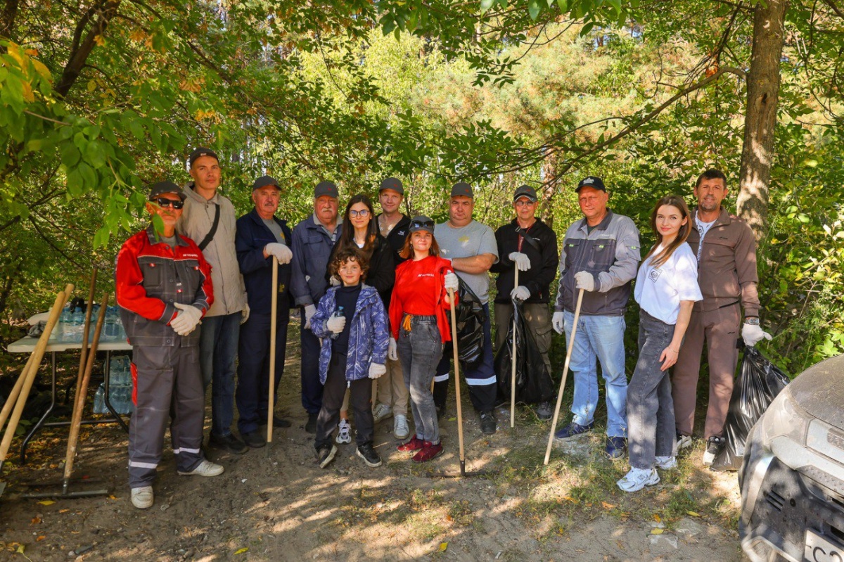 Жители Дзержинска приняли участие в всероссийском субботнике  - фото 1