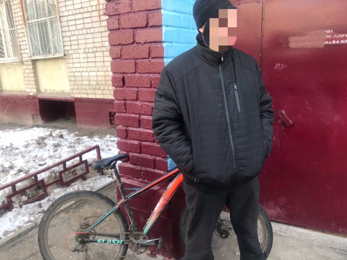 Житель Автозаводского района украл велосипед у курьера - фото 1
