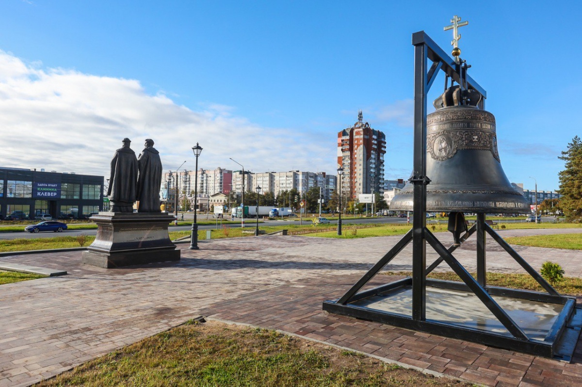 Новый колокол освятили в Воскресенском соборе Дзержинска - фото 1