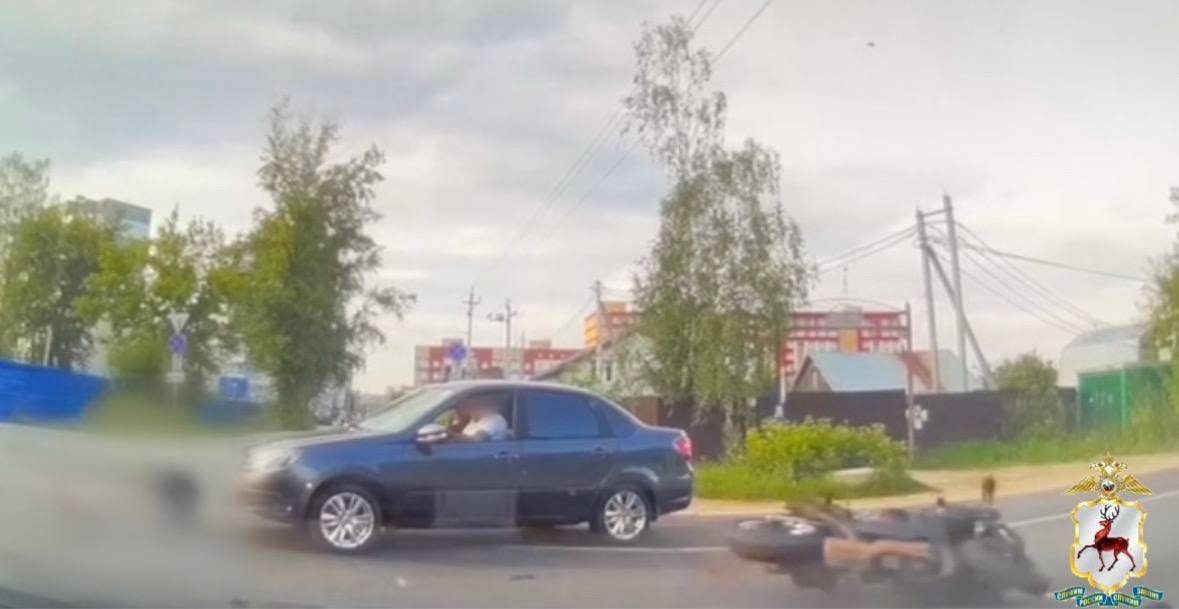 Мотоциклист погиб после жесткого столкновения с &laquo;Ладой&raquo; в Кстове - фото 1