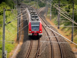 7 способов купить билет на поезд со скидкой по пенсионному удостоверению