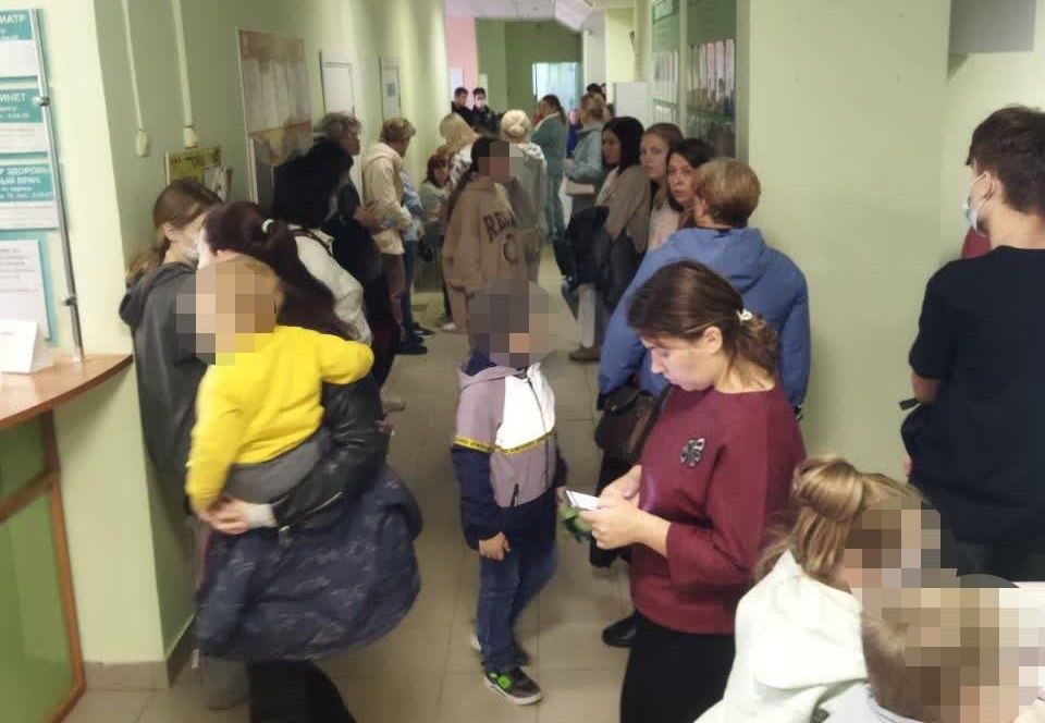 Кстовчане жалуются Собчак на огромные очереди к педиатру в детской поликлинике - фото 1