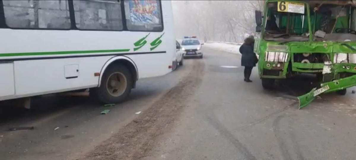 Появились подробности столкновения двух автобусов в Павлове - фото 1