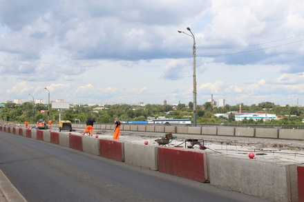 Четыре полосы Мызинского моста откроют для транспорта 1 сентября