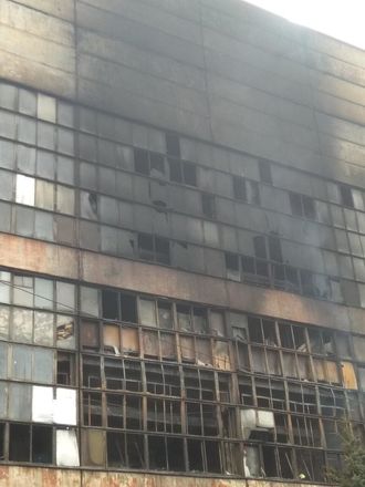 Цех завода ГАЗ горит в Нижнем Новгороде - фото 6