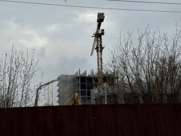 Десятилетний долгострой на улице Гончарова сносят в Нижнем Новгороде - фото 2