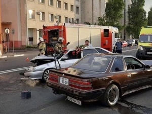 Три человека получили травмы в столкновении трех машин на Нижне-Волжской набережной