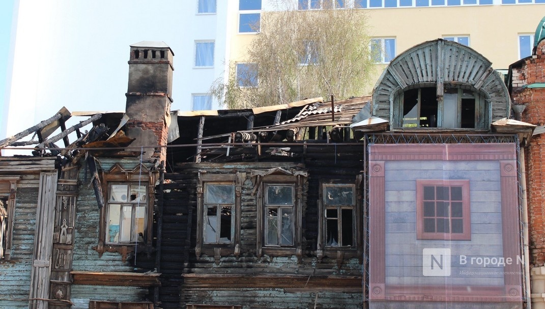 Обгоревший дом Чардымова начали сносить на площади Сенной в Нижнем Новгороде - фото 1