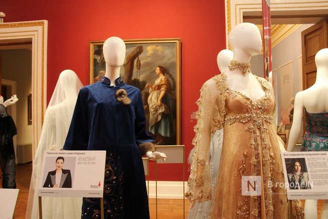 О чем рассказали платья: выставка костюмов с историей проходит в Нижнем Новгороде - фото 38