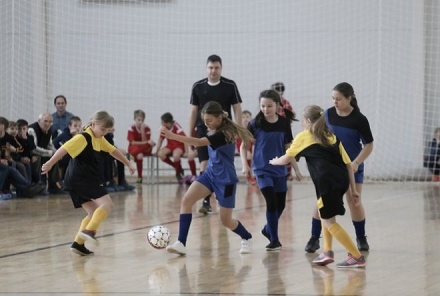 Школьники сыграли в мини-футбол на первенстве Приокского района