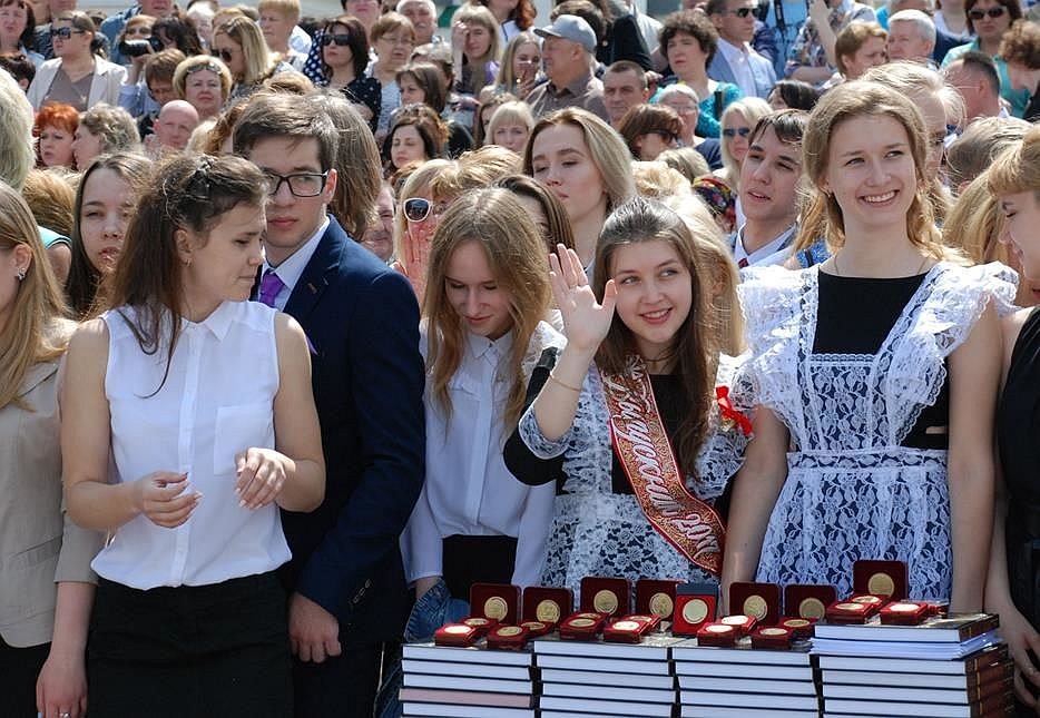 Почти 500 нижегородских выпускников окончили школу с золотой медалью - фото 1