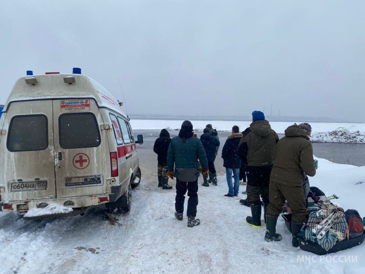 Еще пятеро рыбаков застряли на льду Волги в Городецком районе
