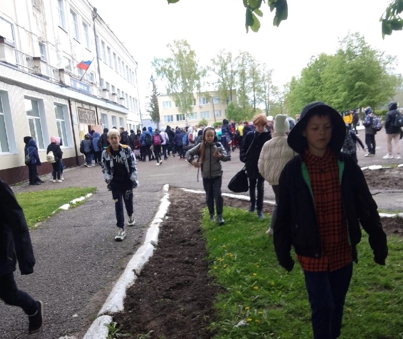 Детей эвакуировали из школы № 3 в Павлове из-за газового баллончика