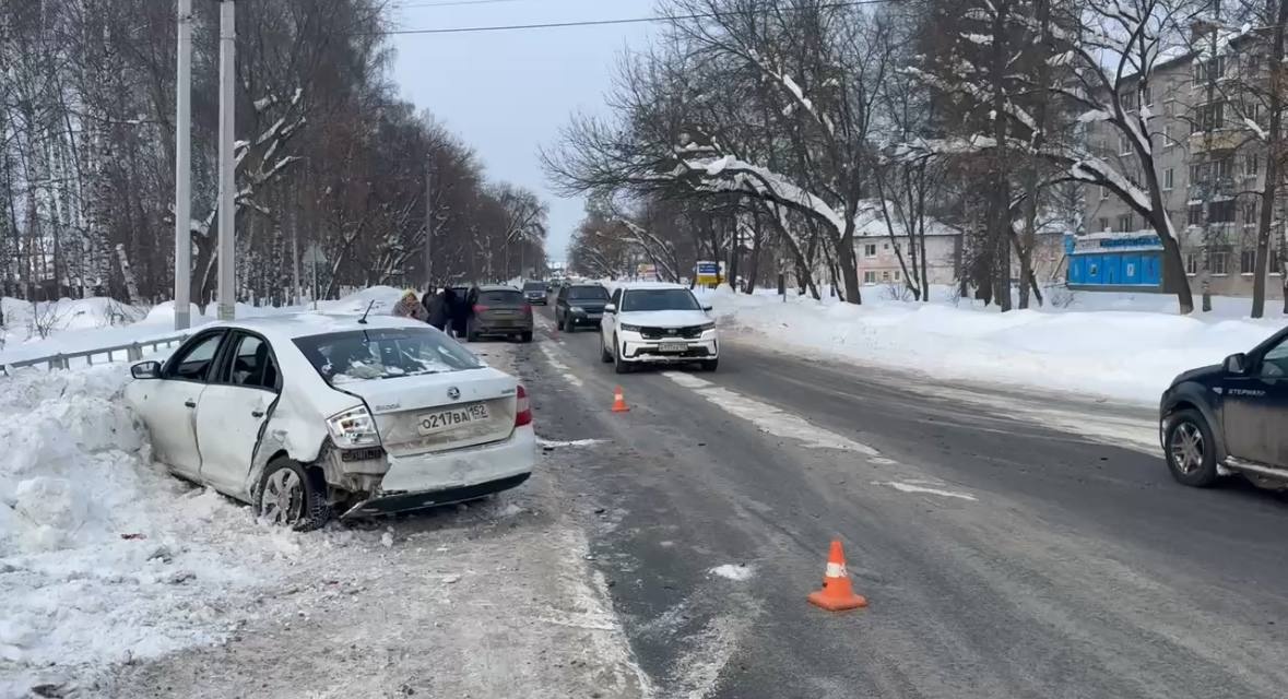 Двое взрослых и ребенок пострадали в ДТП с иномарками под Нижним Новгородом - фото 1