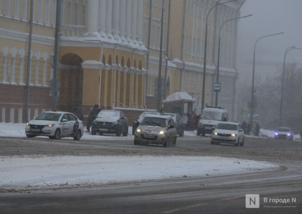 Снежный циклон &laquo;Валли&raquo; обрушился на Нижний Новгород: фоторепортаж - фото 8