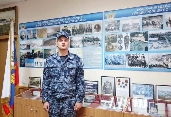 Сотрудник ГУ ФСИН первым пришел на помощь пострадавшим в ДТП на Бекетова - фото 1