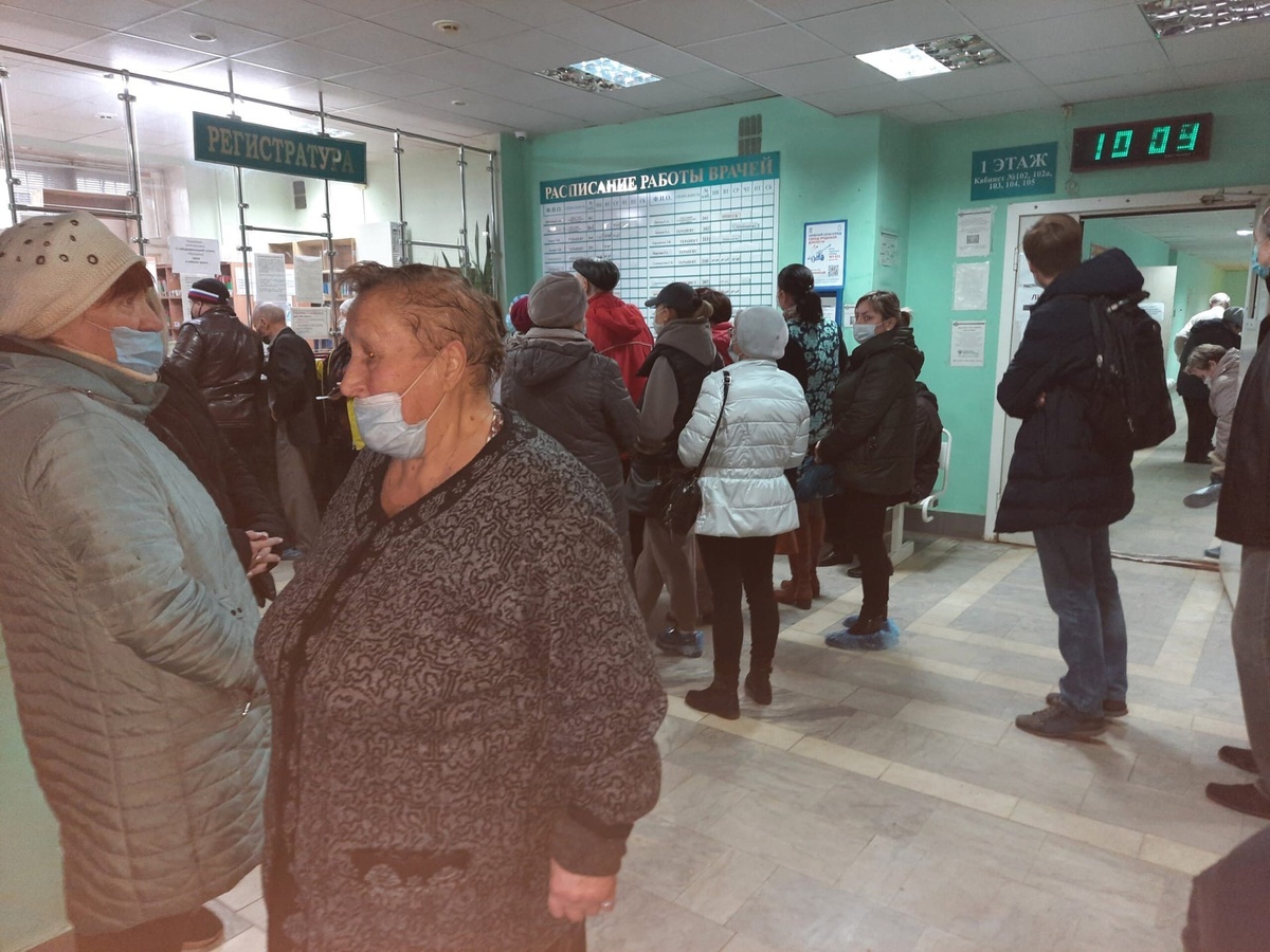 Нижегородцы пожаловались на очереди в поликлиниках - фото 1