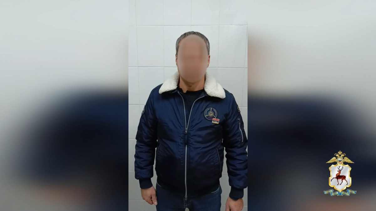 Мужчина напал на нижегородку в подъезде и отнял у нее 5 млн рублей - фото 1