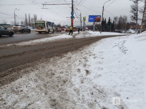 Ночной снегопад сковал движение на улицах Нижнего Новгорода