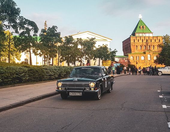 Ретроавтомобили ГАЗа порадовали нижегородцев городским дефиле - фото 16