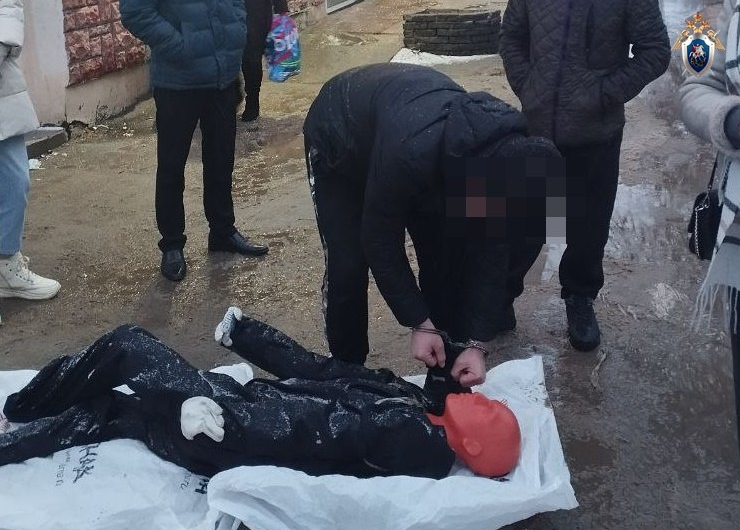 Двоих мужчин посадили за убийство на улице в Дзержинске - фото 1