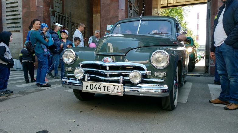 Ретроавтомобили ГАЗа порадовали нижегородцев городским дефиле - фото 2