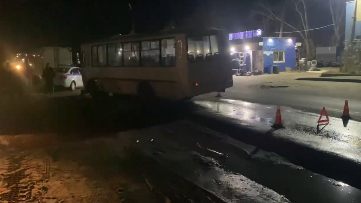 Жесткое ДТП с автобусом случилось в Дзержинске: есть пострадавший - фото 1