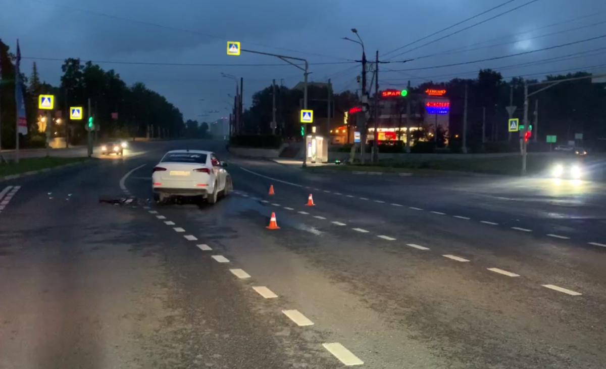 Езда на красный свет закончилась ДТП с пострадавшей в Нижнем Новгороде - фото 1