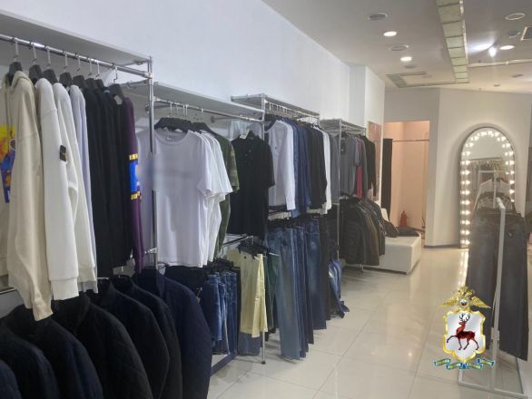 Три магазина с подделками брендовой одежды нашли в Нижнем Новгороде - фото 3