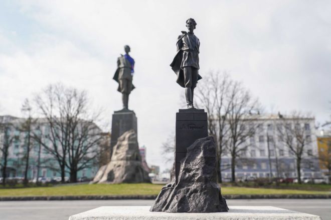 Мини-памятник Горькому вернули в центр Нижнего Новгорода - фото 1