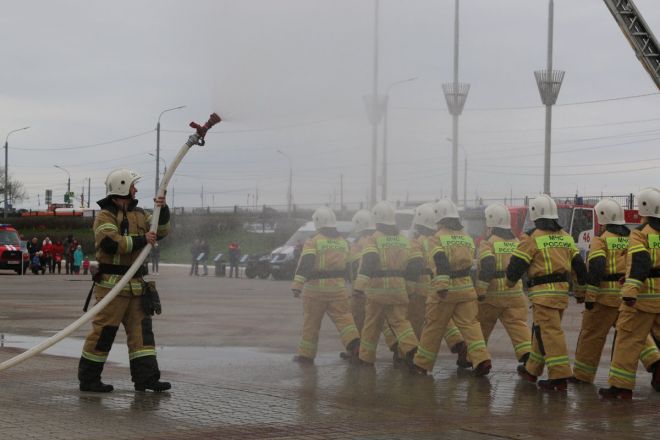 Грандиозным праздником отметили в Нижнем Новгороде 370-летие пожарной охраны России - фото 8