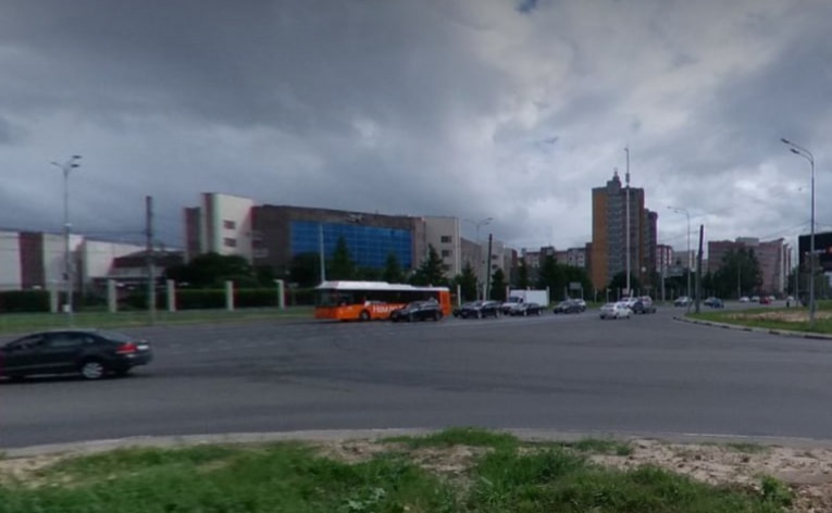 Дополнительная полоса появилась на пересечении улиц Бринского и Родионова - фото 1