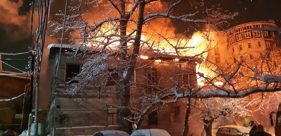 Дом загорелся на Большой Покровской в Нижнем Новгороде: один человек погиб - фото 4