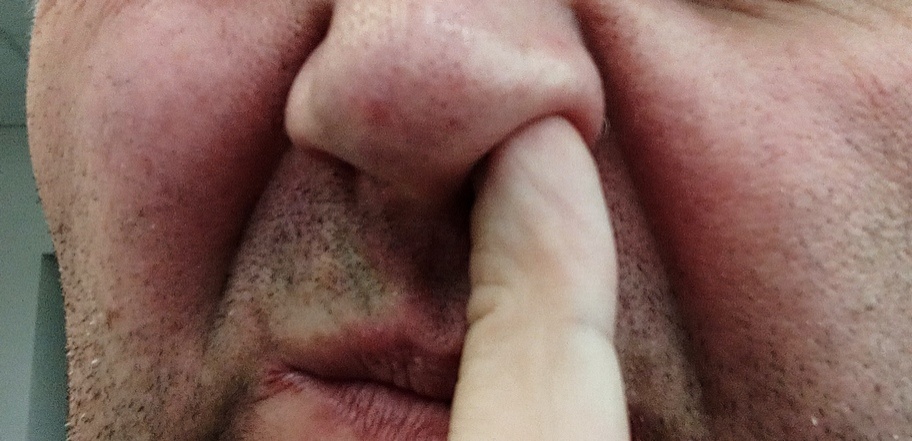 Нижегородский врач рассказал об опасности ковыряния в носу - фото 1