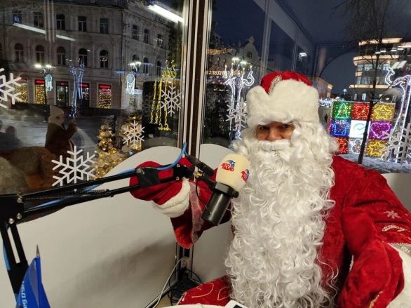 Дед Мороз и &quot;Авторадио&quot; поздравили нижегородцев с Новым годом - фото 4